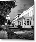 Lamar Bathhouse And Hot Springs Bathhouse Row At Dusk - Black And White Metal Print