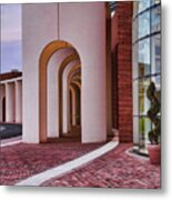 Lines And Arches At The Ferguson Center For The Arts With The Peninsula Fine Arts Center Metal Print