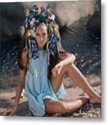 Marisa Berenson With Hair Full Of Seashells Metal Print
