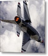 Usaf Thunderbirds F-16 Falcon Solo #5 In A Knife-edge, High-g Turn Metal Print