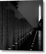 Vietnam Veterans Memorial At Night In Black And White Metal Print