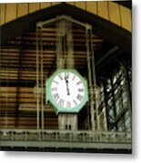 Vintage Station Clock - Hamburg Hauptbahnhof Metal Print