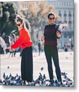 Women Traveling In Europe And Feeding Pigeons In Barcelona Metal Print