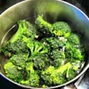 Cooking Broccoli. Oh Yeah. #pan #water Poster