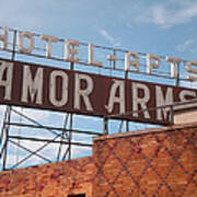Hollywood Amor Arms Poster