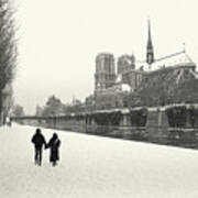 Paris Lovers In Winter Poster