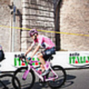The Maglia Rosa Froome Grabs Giro D'italia In Rome Poster