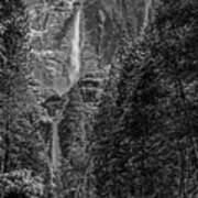 Yosemite Falls In Black And White Iii Poster