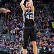 San Antonio Spurs V Sacramento Kings #23 Poster