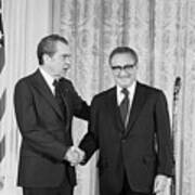 Nixon Shakes Hands With Kissinger Poster