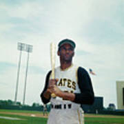 Pittsburgh Pirates Outfielder Roberto Poster