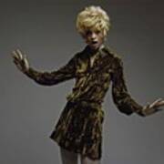 Goldie Hawn Wearing Weber Originals Art Print