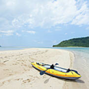 Kayak On Deserted Coral Sand Cay With Art Print
