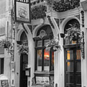 Ship Pub In London Art Print