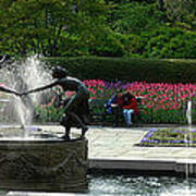 Water Fountain In Central Park Art Print