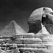 Sphinz And Cheops Pyramid At Giza Art Print