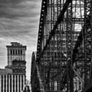 Crossing The Smithfield Street Bridge - Pittsburgh - Black And White Art Print