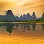 Bathing In The Golden Landscape-china Guilin Scenery Lijiang River In Yangshuo Art Print