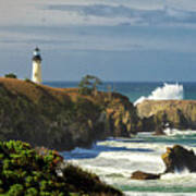 Breaking Waves At Yaquina Head Lighthouse Art Print
