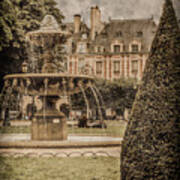 Paris, France - Fountain, Place Des Vosges Art Print