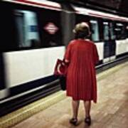 Metro Woman

#woman #people Art Print