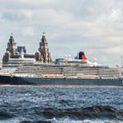 Queen Elizabeth Cruise Ship At Liverpool Art Print