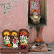 Street Temple, Haridwar Art Print