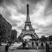 Tourists And Eiffel Tower At Champ De Mars, Paris Art Print