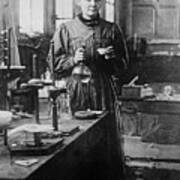 Chemist Marie Curie In Her Laboratory Art Print