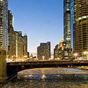 Chicago River At Dusk Art Print