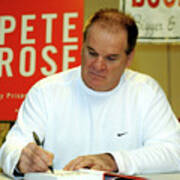 Pete Rose Signs Autobiography In New Art Print