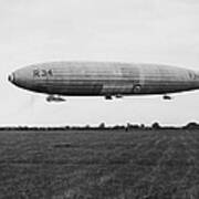 R34 Airship Landing Art Print