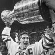 Wayne Gretzky Lifts The Stanley Cup Art Print