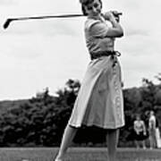 Woman Golfing Art Print
