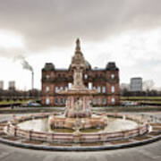 Doulton Fountain And People's Palace, Glasgow Art Print