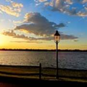 Sunset And Gas Lamppost On The Delaware Art Print