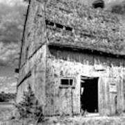 Weathered Barn In Monochrome Art Print