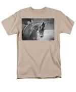 Black And White Horse Photography - Softly Men's T-Shirt (Regular Fit) by Michelle Wrighton