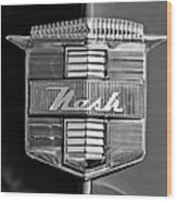 1947 Nash Suburban Emblem Wood Print