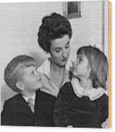 Babe Paley And Her Young Children Wood Print