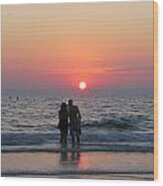 Beach Couple Clearwater Sunset Wood Print