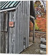 Bessies Barn In Autumn Wood Print