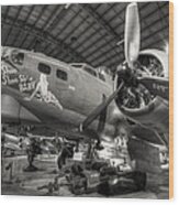 Boeing B-17 Bomber Wood Print