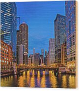 Chicago River Corridor Wood Print