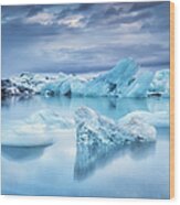 Icebergs In Jokulsarlon Lagoon Wood Print
