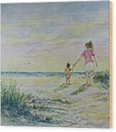 Mommy And Me At The Beach Wood Print