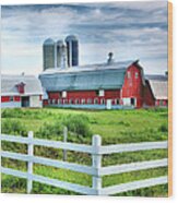 Red Barns And White Fence Wood Print