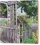 Roses On A Weathered Picket Fence Wood Print