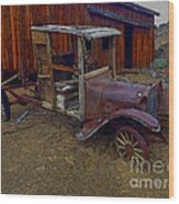 Rusty Old Vintage Car Wood Print