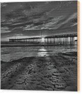 Sunrays Through The Pier In Black And White Wood Print